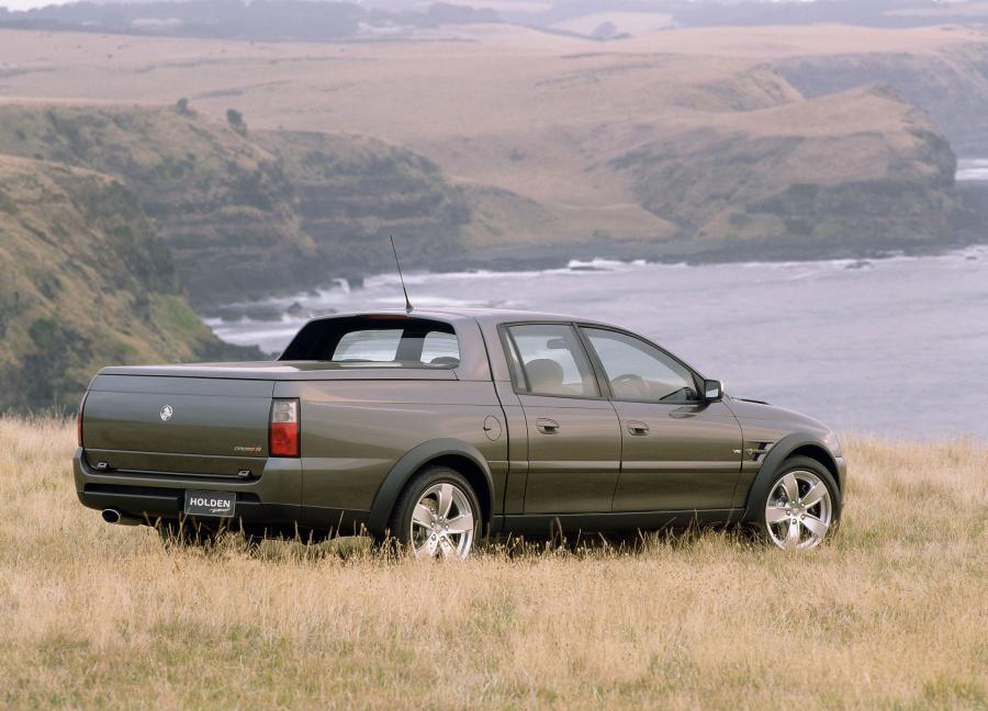  Holden Cross 8 Concept 2002 года  (фото 7 из 14)